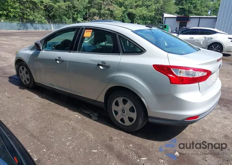 2013 Ford Focus S из США, поврежденный, VIN 1FADP3E24DL226481